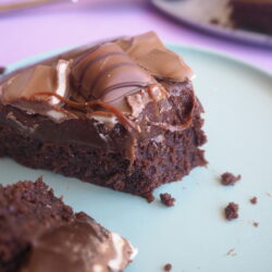 Chokoladekage med nutella fudge