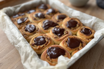 Koldhævet chokoladesneglekage i bradepande